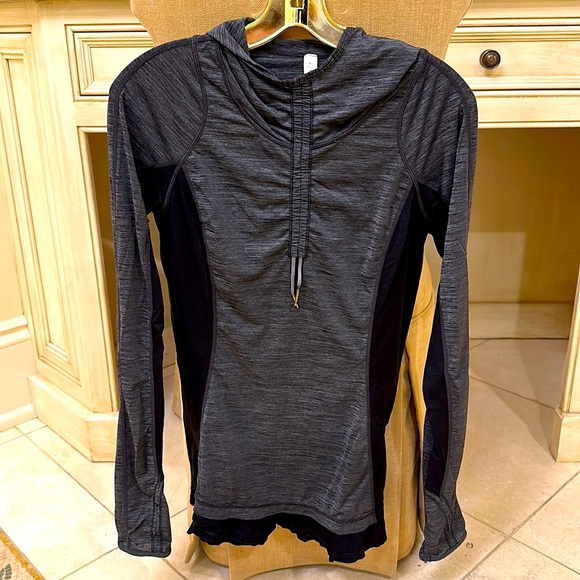 lululemon athletica Tops - LULULEMON AMBITION WOMENS LIGHTWEIGHT PULLOVER HOODED TOP - RUFFLE BOTTOM DETAIL